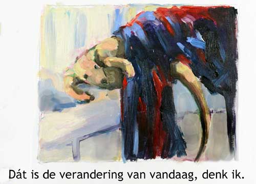 Groe kijkt naar zijn lange staart die onder de dekens uitpiept